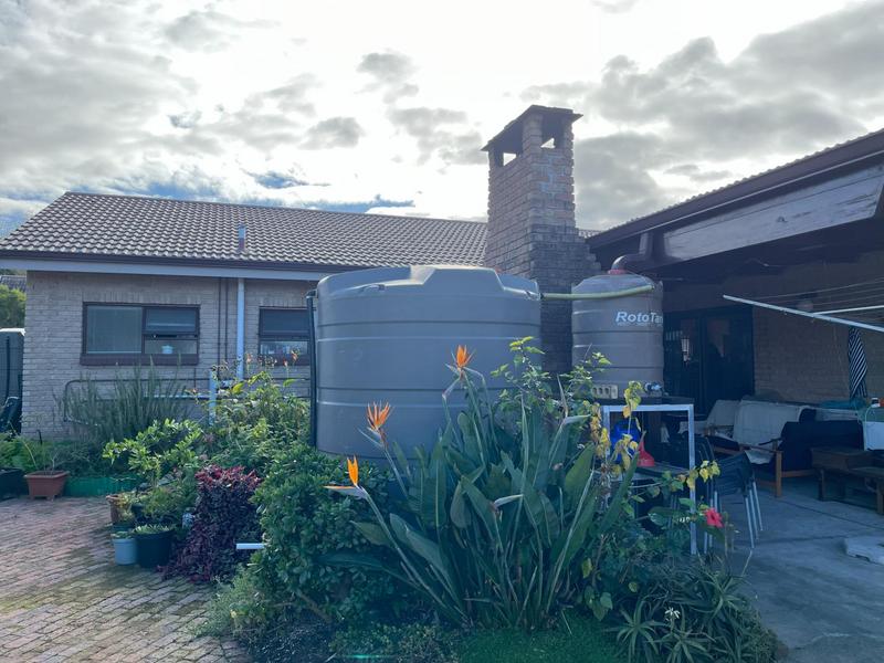 4 Bedroom Property for Sale in Heather Park Western Cape